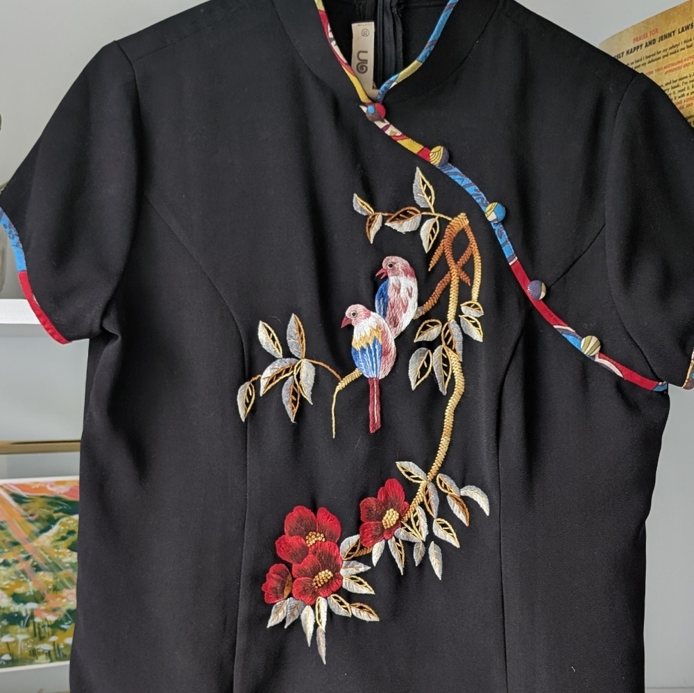 Women's Black Embroidered Top Floral & Bird Cheongsam Top Size XL 90s Style - Picture 3 of 9